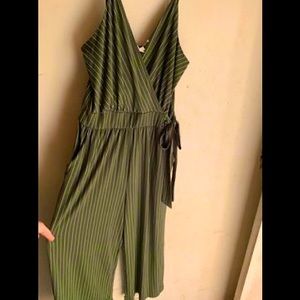 COPY - Kaileigh NWT cropped jumpsuit